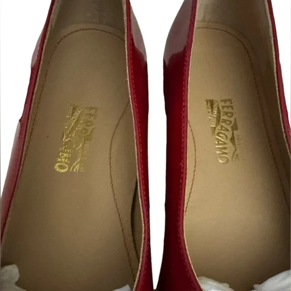 NEW Salvatorre Ferragamo mini - Picture 8 of 10